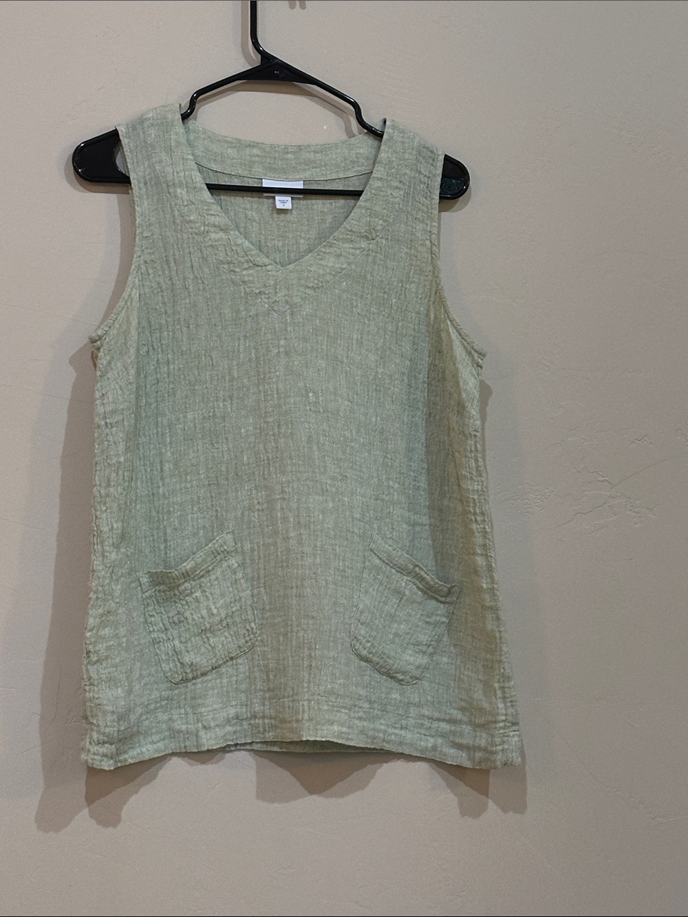 Pure Jill Light Sage Green 100% Linen V-Neck Sleeveless Top with pockets Sz S